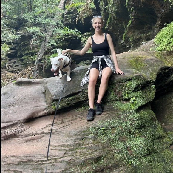 Meet your Posher, Alissa - Picture 3 of 3